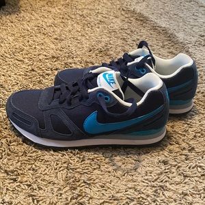 Never been worn Nike waffle trainer shoes